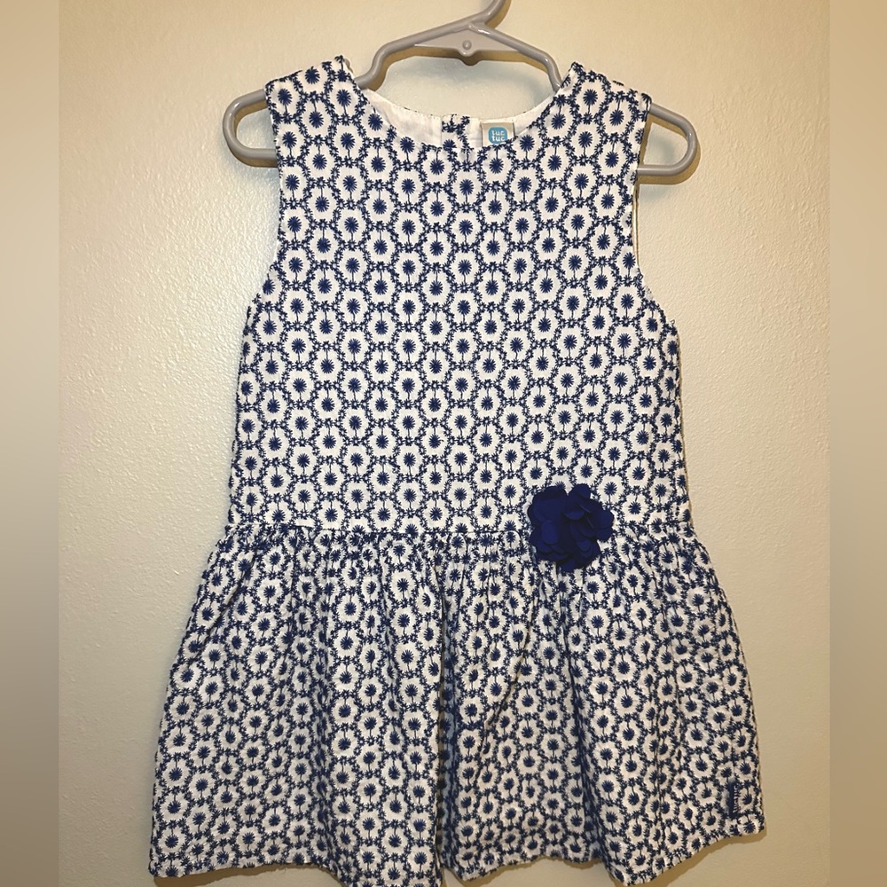 Little girl size 5 white and blue dress